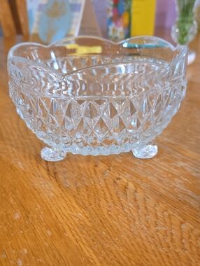 Antique-Style Pressed Glass Footed Bowl in Clear